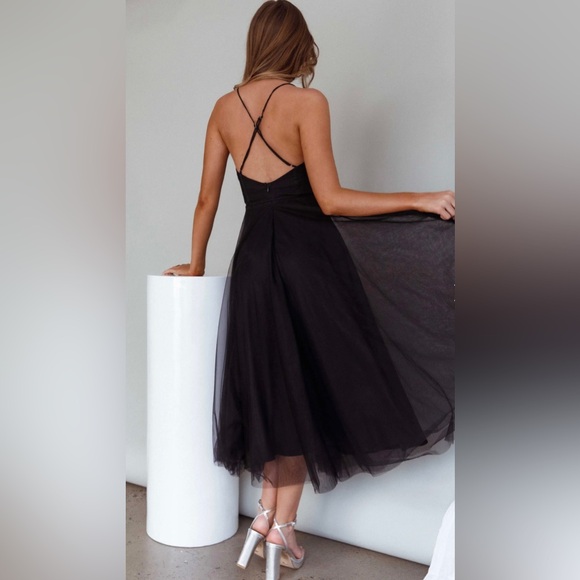 SELFIE LESLIE NWT SMITTEN SWEETHEART NECKLINE CHIFFON MIDI DRESS - Picture 3 of 10